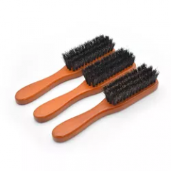 Short bristle comb